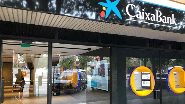 Caixabank plantea el despido de 8.291 empleados y el cierre de 1.534 oficinas