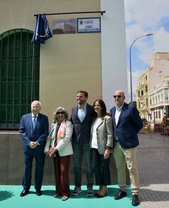 Homenaje a Ángel Castro en Melilla con placa conmemorativa y cambio de nombre de calle