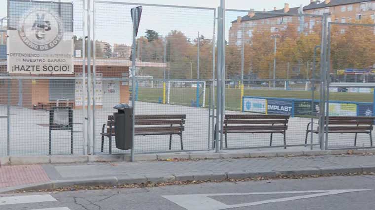 Campo de fútbol en Usera donde detuvieron al secuestrador del alunicero 'Niño Juan'. Imagen, Telemadrid