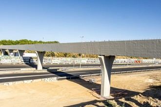 Nueva pasarela peatonal sobre la M-50 para mejorar el suministro de agua en Madrid