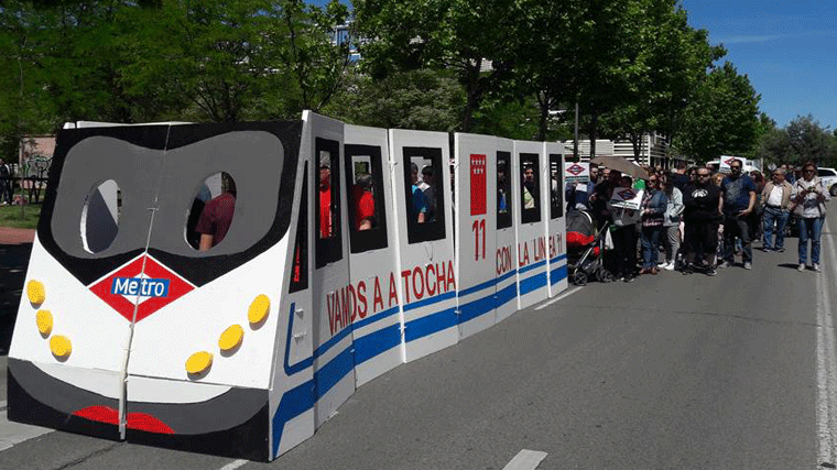 Carabanchel Alto reclama la prolongación de la L-11 de Metro con una manifestación hasta Atocha