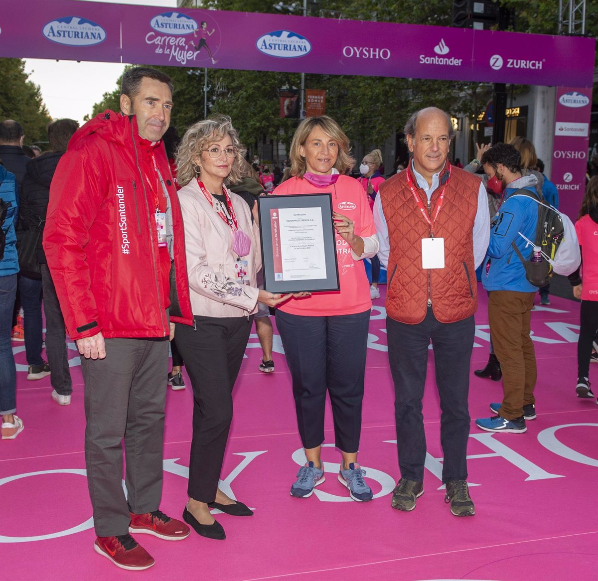 Dispositivo especial de transporte para la XVIII Carrera de la Mujer