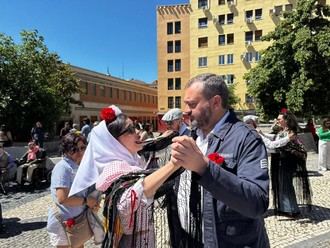 Centro de Madrid celebra tradiciones con chotis y talleres artesanales