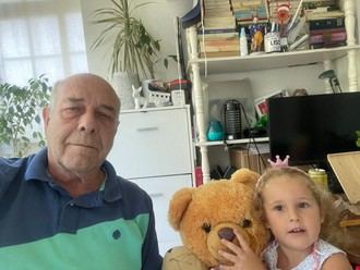 CEOMA destaca a los abuelos como clave en la familia y pide políticas que los reconozcan