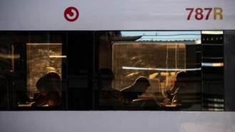 Primer día laboral con la suspensión de Cercanías entre San Fernando y Azuqueca