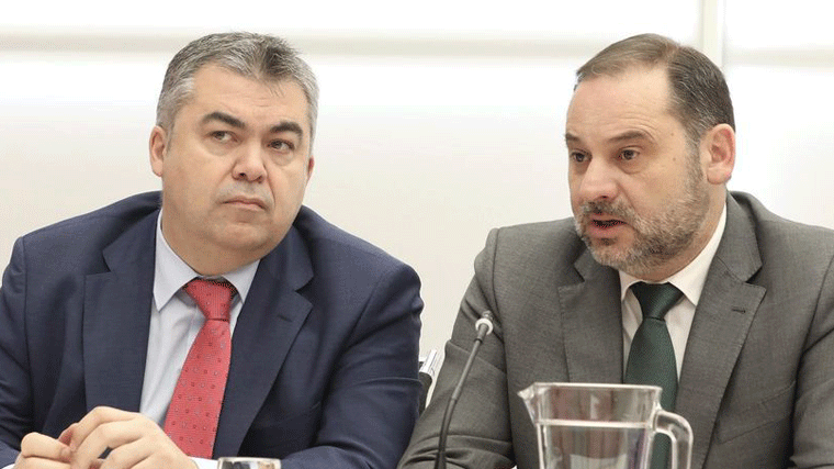 El PSOE expulsa a Ábalos 15 meses después de abrirle expediente y Cerdán pide la baja del partido
