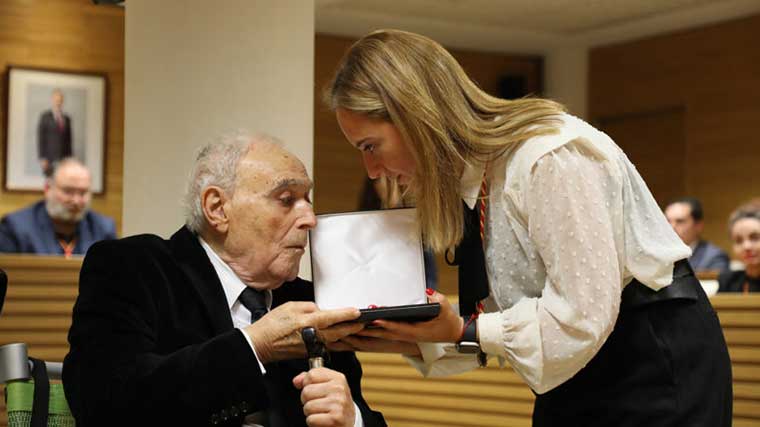 César Navarro junto a Sara Hernández: Imagen, Ayuntamiento de Getafe