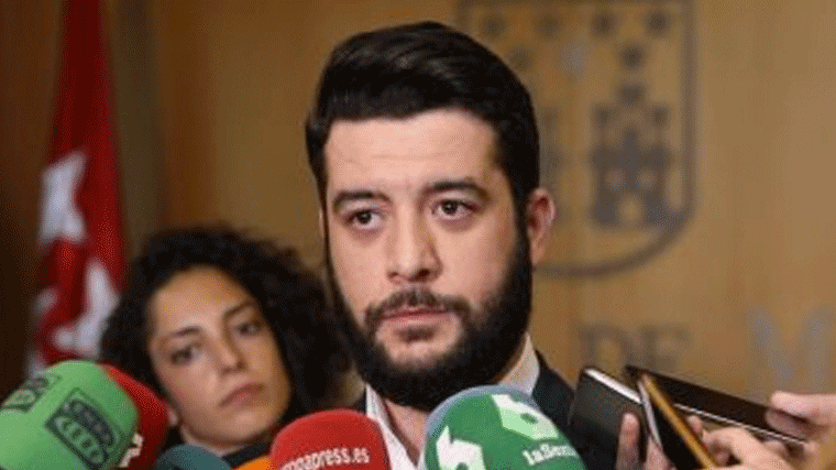 C,s acusa al PP de estar 'a gusto' con la alcaldesa de los 'enchufes'