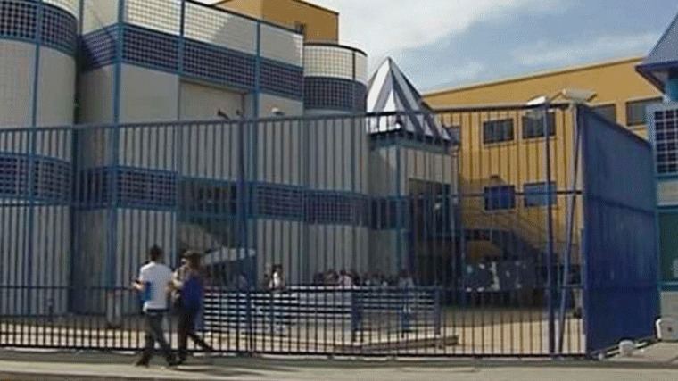 SOS Racismo denuncia que 12 menores fueron confinados en el CIE de Aluche