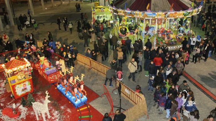 La Ciudad de la ilusión abre sus puertas con carrusel, pista de hielo, churrería y castillos hinchables