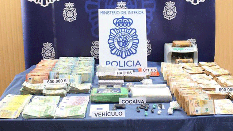 Dos detenidos por vender cocaína a través de la ventanilla de los coches en Orcasitas