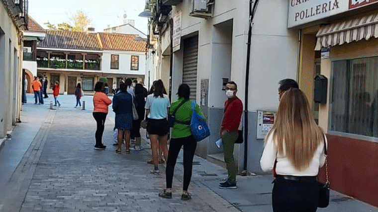 `Largas colas´en inmediaciones del Ayuntamiento para hacer trámites administrativos