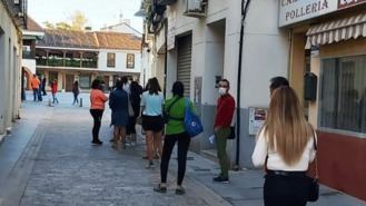 `Largas colas´en inmediaciones del Ayuntamiento para hacer trámites administrativos