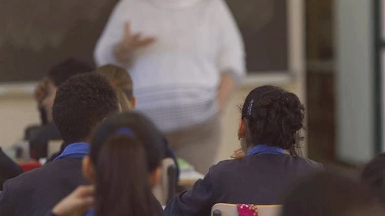 Luz verde a la reducción de horas lectivas de los profesores madrileños