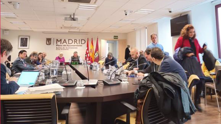 MM y PSOE abandonan la comisión de contratación al no comparecer Carabante por la A-5
