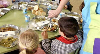 Abierto un comedor escolar en verano para familias sin recursos