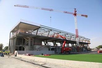 Instalación de césped en el nuevo Polideportivo de San Isidro avanza rápidamente