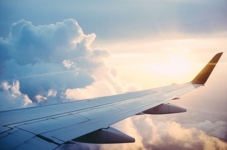 El uso de combustibles sostenibles podría encarecer los billetes de avión en Europa