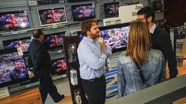 El gasto del consumidor madrileño crece un 42%, frente al 14% nacional