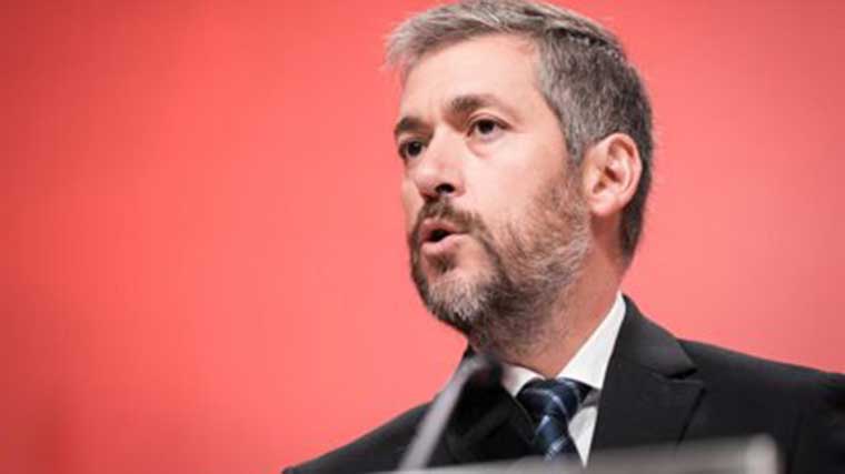 La Comunidad dice que 'no acompañará' al Gobierno en ninguna clebración 'sectaria' que busque 'reescribir la historia'