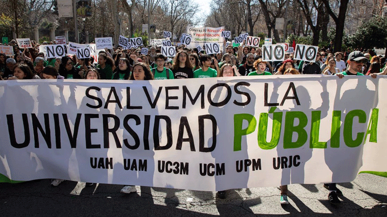 La comunidad educativa desde Infantil a la universidad se moviliza en defensa de la educación pública