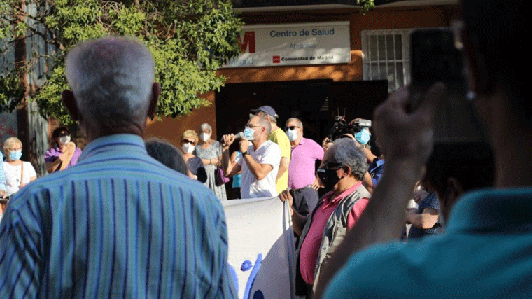 Carabanchel vuelve a concentrarse ante el centro de Abrantes por su posible cierre estival