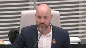 El concejal del PSOE acusa de usar 