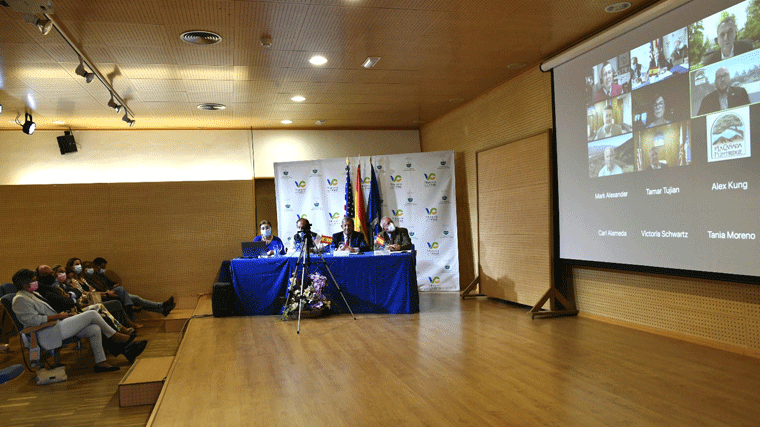 Partida mantiene una reunión online con el Consejo Municipal de La Cañada Flintridge