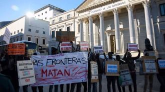 El Congreso citará a expertos antes de tramitar la regularización extraordinaria de extranjeros
