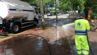 Nueva máquina barredora refuerza la limpieza viaria en Fuenlabrada