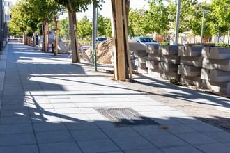 Renovación del acerado en la avenida Siglo XXI avanza con nueva inversión