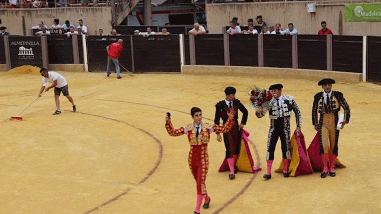 Almeida y Ayuso, convenio para proteger y difundir la tauromaquia