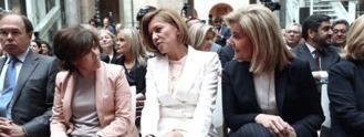 Cospedal y Santamaría escenifican su `reconciliación´en la jura del cargo de Garrido