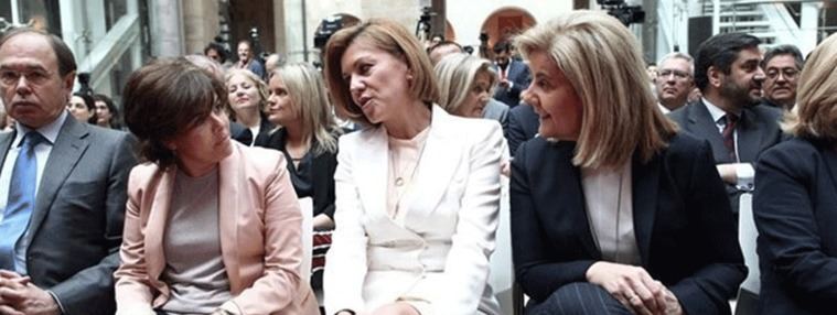 Cospedal y Santamaría escenifican su `reconciliación´en la jura del cargo de Garrido