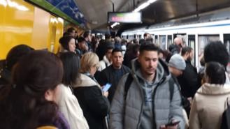 Cortes y retrasos en la L5 de Metro de más de media hora por la avería de un tren sin pasajeros