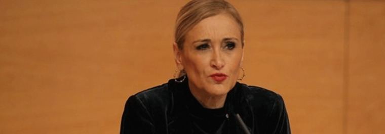 Cifuentes acusa a Carmena de tener la ciudad 'contaminada' y 'colapsada'