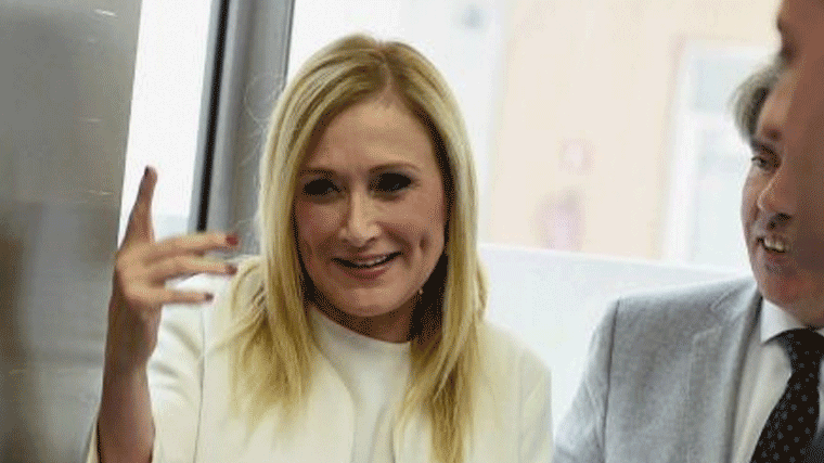 Cifuentes no sabe si irá a la marcha del Orgullo, es su cumpleaños