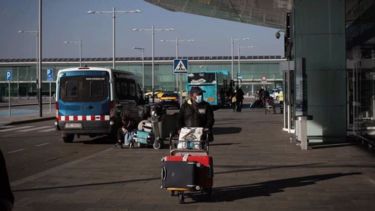 España prorroga la cuarentena a viajeros procedentes de países africanos hasta el 26 D