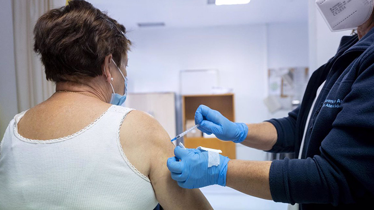 La cuarta dosis arrancará el 26 de septiembre en residencias y centros de discapacidad