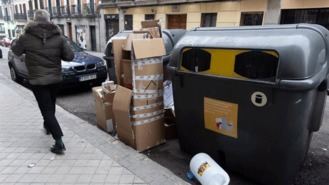 El barrio de Zofío, en Usera, sustituirá cubos domiciliarios por contenedores grandes ante el abandono de residuos