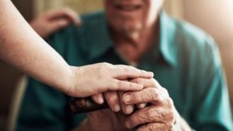 Inteligencia artificial para el cuidado domiciliario de mayores de 30 familias