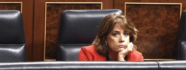 Cerco a Delgado: 'Es un zombi, es culpable, váyase'