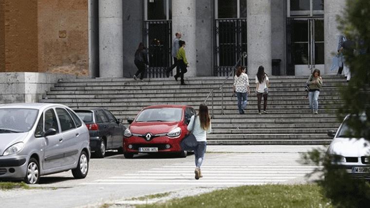 Denuncian a un profesor de la Complutense por acoso sexual