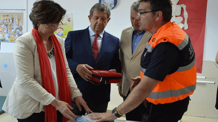 El Ayuntamiento dona un desfribilador al CEIPSO Maria Moliner