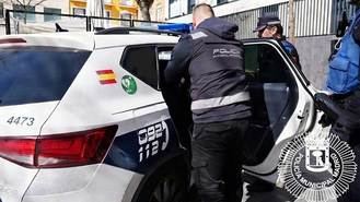Detenido por agredir a su expareja en su casa y llevarse a su hijo de cuatro meses en San Blas