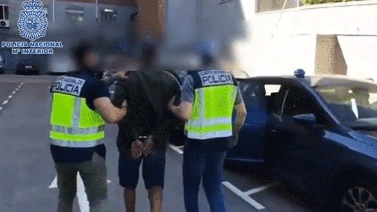 Detenido un afgano por quemar 20 contenedores y pintar el Metro ensalzando el terrorismo