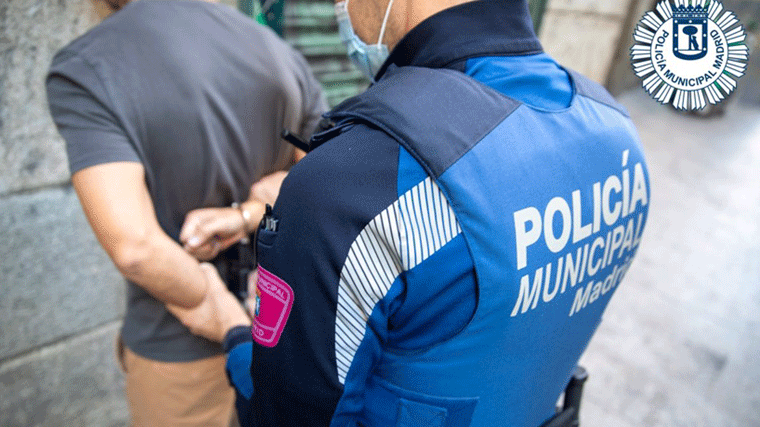 Detenido un hombre por maltratar y drogar a su mujer y sus hijos en Villaverde Alto