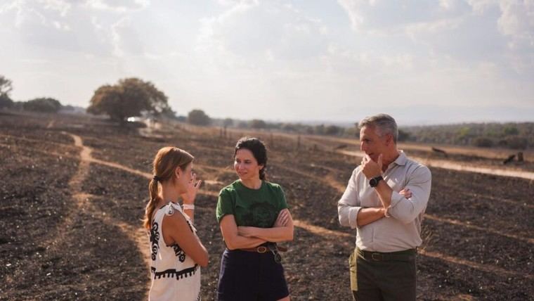 Díaz Ayuso elogia a los héroes que luchan contra incendios y salvan el patrimonio natural en Tres Cantos