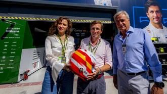 Díaz Ayuso visita el circuito MADRING durante la clasificación del Gran Premio de España de Fórmula 1