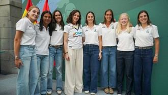 Díaz Ayuso celebra el doblete de los equipos de hockey del Real Club de Campo Villa de Madrid: 